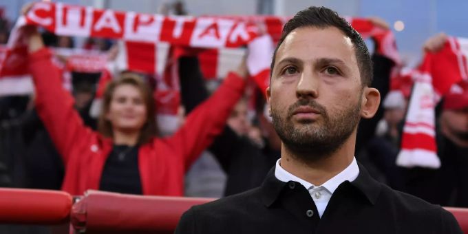ARCHIV - 19.10.2019: Trainer Domenico Tedesco steht vor Fans. Spartak Moskau