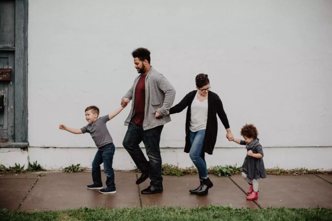 Dialog ist oft die bessere Reaktion als Strafe. Eine Familie