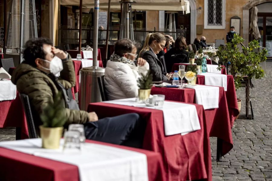 Italien restaurant lockerung