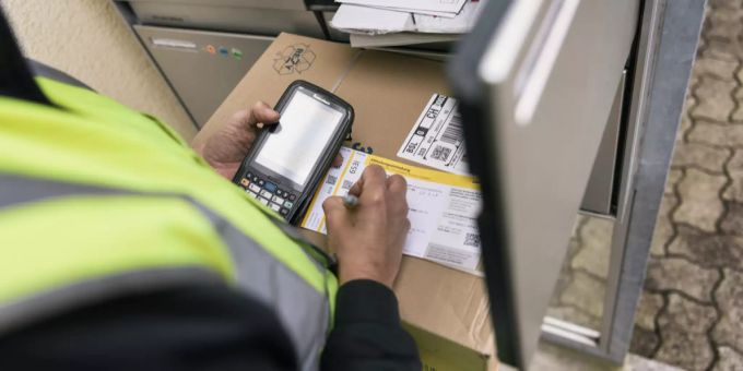 Die Kantonspolizei Solothurn verzeichnet einen Anstieg von vermissten Paketen. Paket Post Diebstahl Polizei