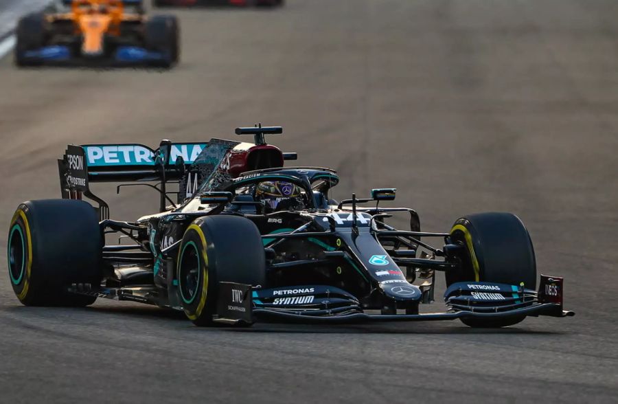 Am Steuer des Mercedes W11 holt Lewis Hamilton 2020 seinen siebenten Weltmeistertitel – Rekord!