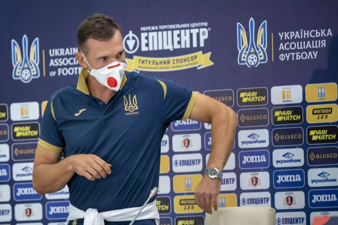 Dass der ukrainische Verband den Entscheid anfechten wird, gilt nicht als unwahrscheinlich. Denn Stand jetzt steigt das Team von Startrainer Andrij Schewtschenko in die Gruppe B ab. Schweizer Nati