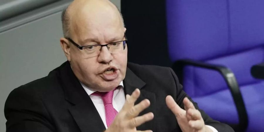 Peter Altmaier (CDU), Bundesminister für Wirtschaft und Energie, spricht im Bundestag. Foto: Michael Kappeler/dpa