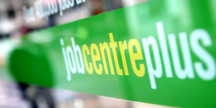 Die Corona-Krise belastet den britischen Arbeitsmarkt stark. Foto: Andy Rain/EPA FILE/dpa