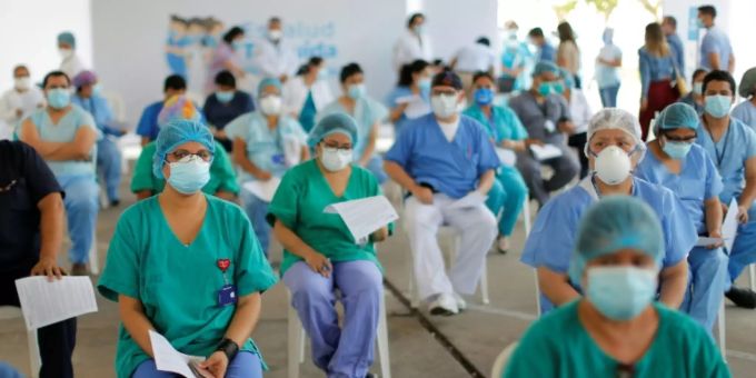 Impfkampagne gegen Coronavirus in Peru angelaufen