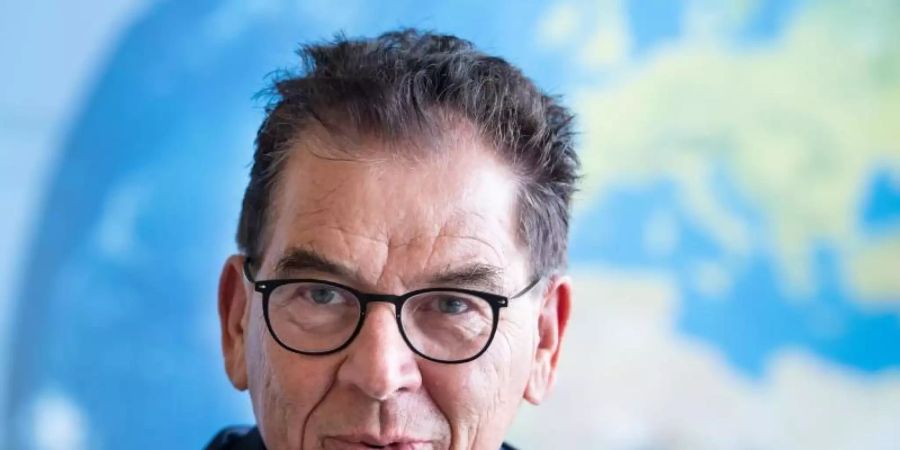 Entwicklungsminister Gerd Müller (CSU) zählt zu den Befürwortern eines Lieferkettengesetzes. Foto: Bernd von Jutrczenka/dpa