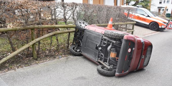 Das verunfallte Elektrofahrzeug in Igis. Das verunfallte Elektrofahrzeug