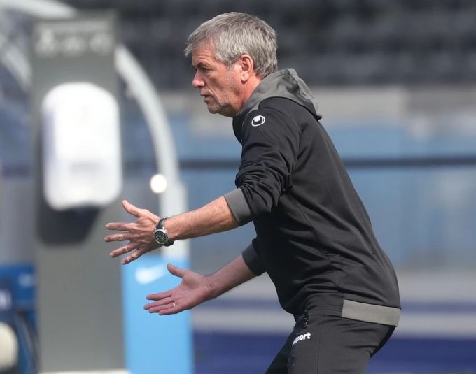 Friedhelm Funkel steht beim 1. FC Kaiserslautern vor dem Trainer-Comeback. 1. FC Kaiserslautern