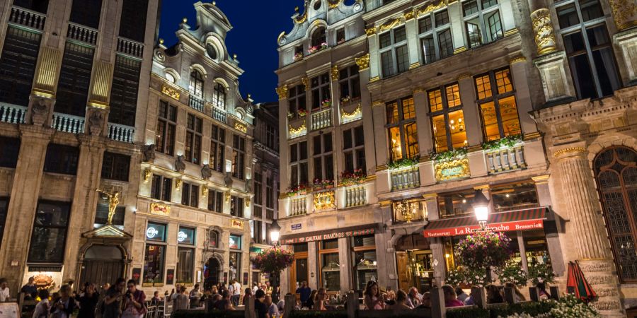 Brüssel grosser Platz am Abend.