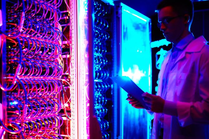 Wissenschaftler am Superrechner