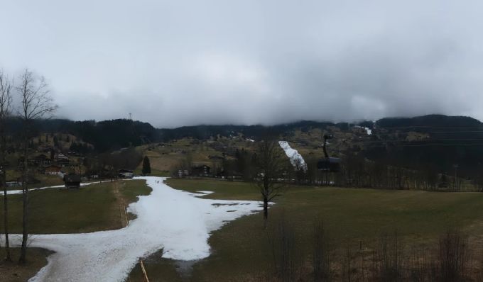 So sieht die Talabfahrt in Grindelwald BE am Montag-Mittag aus. Grindelwald