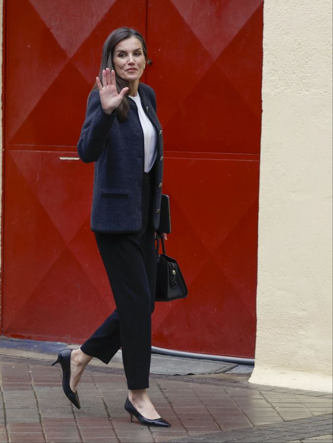 Letizia lässt sich von den Gerüchten nichts anmerken. Letizia von Spanien