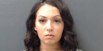 Lehrerin missbraucht Schüler