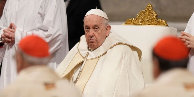 Der Papst hatte mit einem missverständlichen Appell zu Friedensverhandlungen im Ukraine-Krieg einen massiven Widerspruch ausgelöst. (Archivbild) Ukraine Krieg