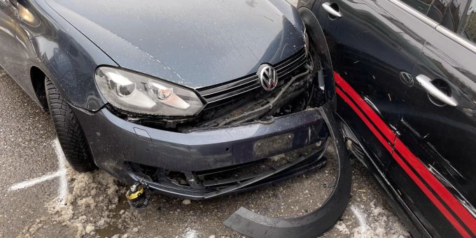 Kollision zwischen zwei Autos auf der Rosenbergstrasse. Stadtpolizei
