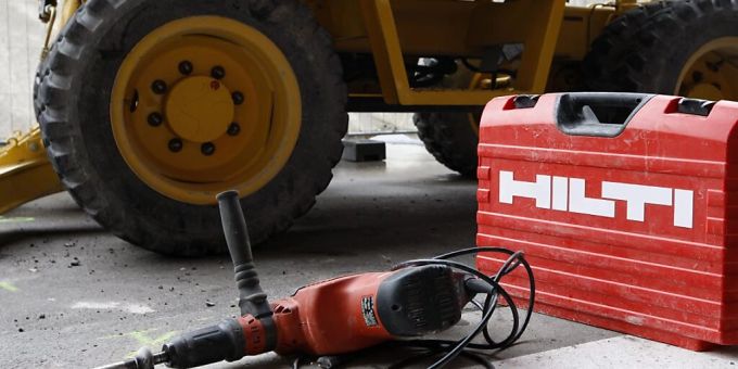 Für das neue Jahr 2025 erwartet Hilti ein ähnliches Marktumfeld für die Bauindustrie wie 2024. (Archivbild) Hilti