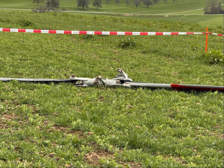 Der Helikopter verunfallte gemäss der Polizei beim Start.