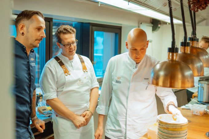 Die drei Spitzenköche arbeiteten ausnahmsweise zusammen. Relais Chateaux Köche