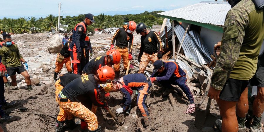 Ein Tropensturm hat im Süden der Philippinen Verwüstungen angerichtet.