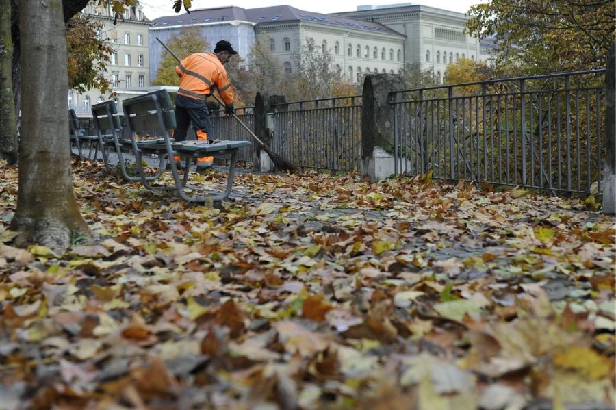 In den Schweizer Städten kommt es dennoch nicht zu zusätzlichen Einsätzen der Strassenreinigung. (Archiv)