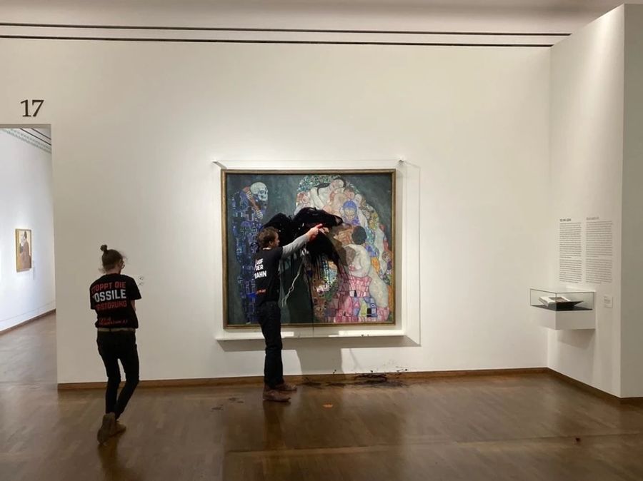 Aktivisten der Gruppe «Letzte Generation» schütteten Öl auf das berühmte Kunstwerk «Leben und Tod» von Gustav Klimt.