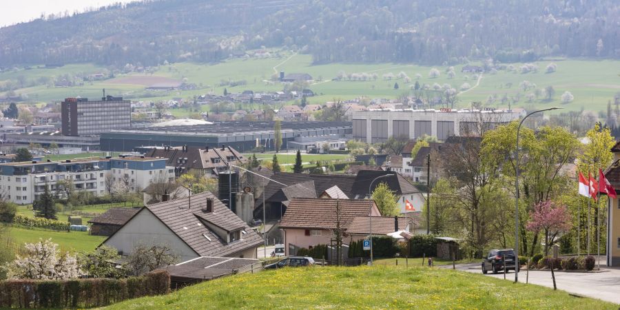 Blick auf das Coop Verteilzentrum, das auf der Gre+A189:A199nze zwischen Rickenbach und Wangen bei Olten liegt.