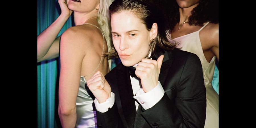 Das Cover des Albums «Redcar les adorables étoiles (prologue)» von Christine And The Queens.