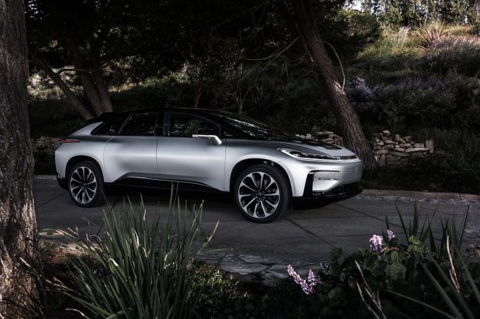 Das Fahrzeug ist seit 2018 praktisch fertig entwickelt, nun soll es endlich auf den Markt kommen. Faraday Futur FF 91