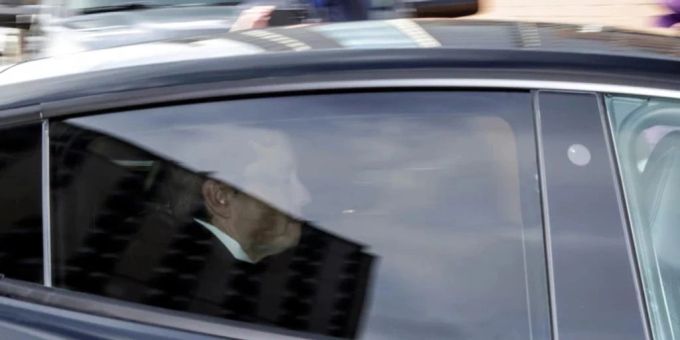 Der Chef von Tesla bei Ankunft am Gericht tesla