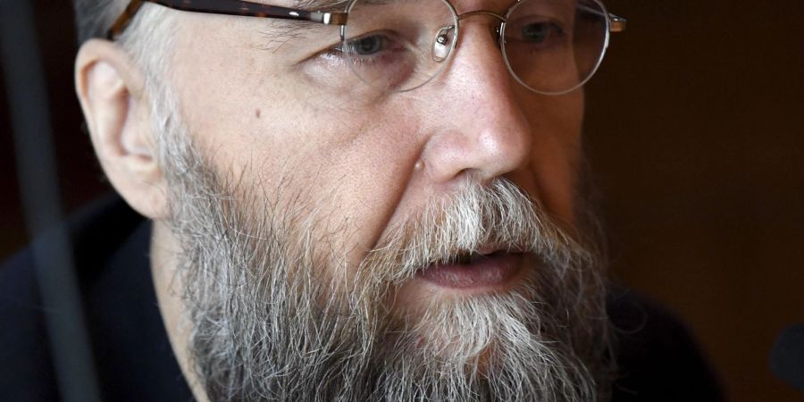 Die Tochter des russischen Ideologen Alexander Dugin stirbt bei einer Autoexplosion.