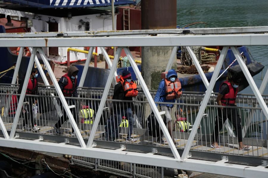 Die Zahl nimmt zu, seit die Kontrollen an den Fährhäfen und am Eurotunnel verstärkt wurden.