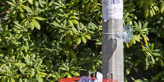 Der Abfalleimer von Eric Hattan, der zurückgibt, was man nicht wirklich will. abfalleimer