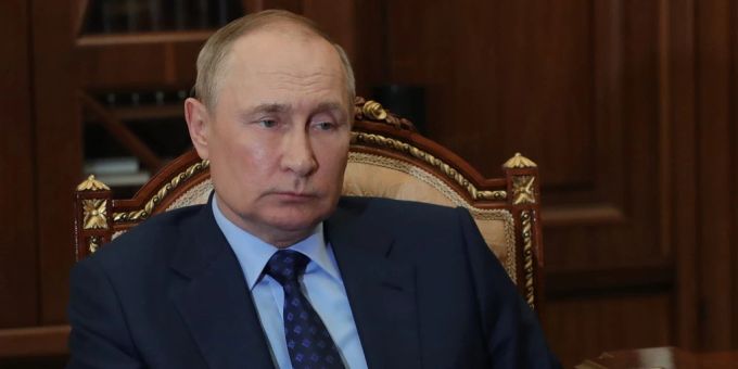 Hat im Ukraine-Krieg grosse Gebiete wieder verloren: der russische Präsident Wladimir Putin. Ukraine-Krieg