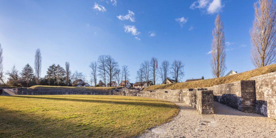 Das Amphitheater in Windisch wurde in der ersten Hälfte des 1. Jahrhunderts n. Chr. nahe dem römischen Legionslager Vindonissa errichtet.