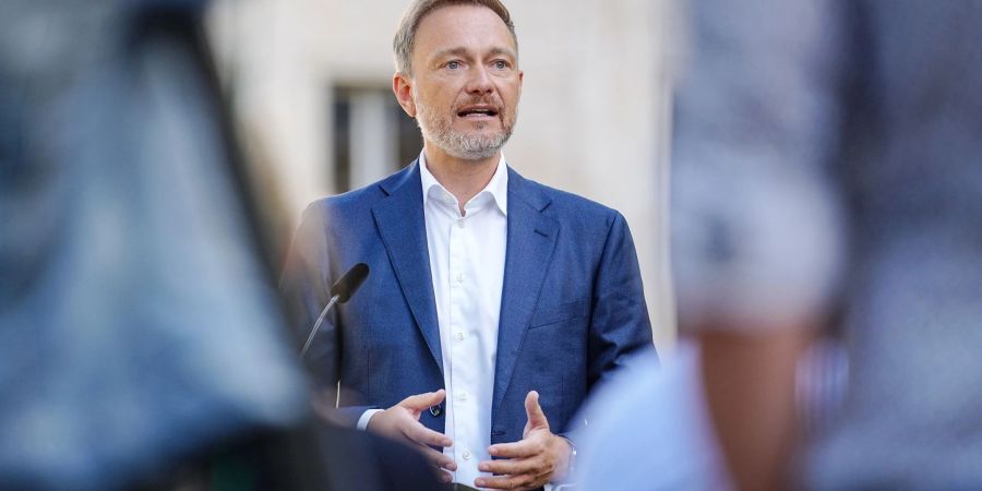 Bundesfinanzminister Christian Lindner (FDP) spricht über die Eckpunktes des Inflationsausgleichsgesetzes.