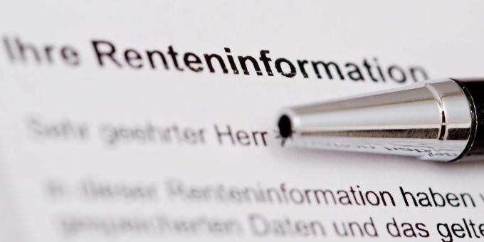 "Ihre Renteninformation" ist auf einer Renteninformation der Deutschen Rentenversicherung zu lesen. "Ihre Renteninformation" ist auf einer Renteninformation der Deutschen Rentenversicherung zu lesen.