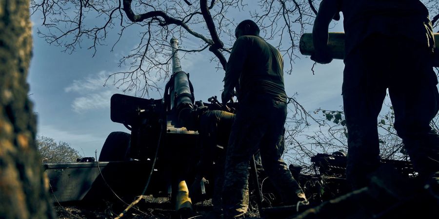 Ukrainische Soldaten an der Front in Donezk.