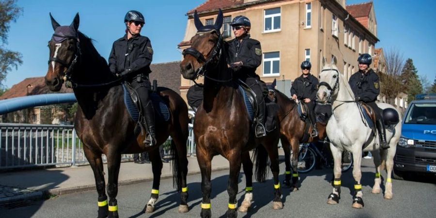 Polizisten bei Neonazifestival «Schild und Schwert» in Ostritz 2018