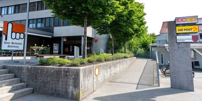 Die Gemeindeverwaltung von Gerlafingen an der Kriegstettenstrasse 3. Im gleichen Gebäude sind der Coop und die Post von Gerlafingen untergebracht. Die Gemeindeverwaltung von Gerlafingen an der Kriegstettenstrasse 3. Im gleichen Gebäude sind der Coop und die Post von Gerlafingen untergebracht.