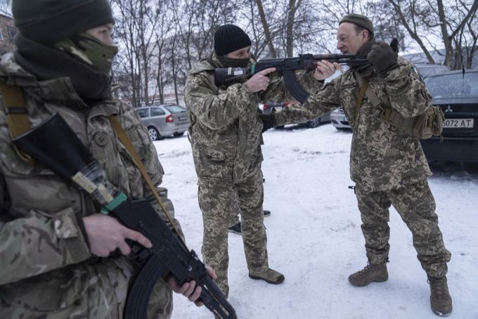 Ukrainische Verteidigungskräfte gestern Samstag in Kharkiv. Ukraine