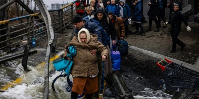 Flüchtlinge aus Irpin bei Kiew. Ukraine-Krieg
