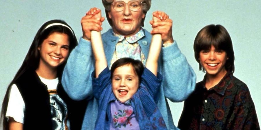 Lisa Jakub, Mara Wilson und Matthew Lawrence (v.l.) mit Robin Williams in «Mrs. Doubtfire».