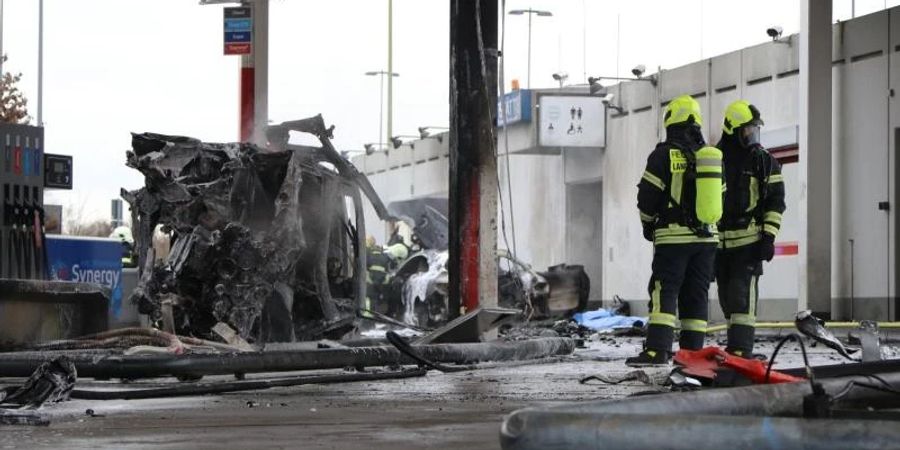 An der Raststätte Langen-Bergheim in Hessen hat es gebrannt, zwei Fahrzeuge waren in den Vorfall involviert. Foto: --/5vision Media /dpa