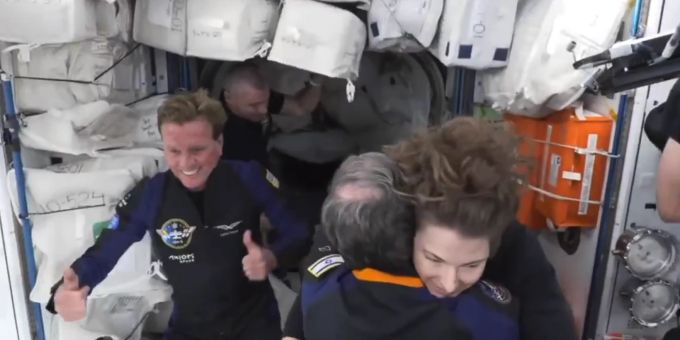 Nach 20-Stunden-Flug - Weltraumtouristen erreichen die ISS