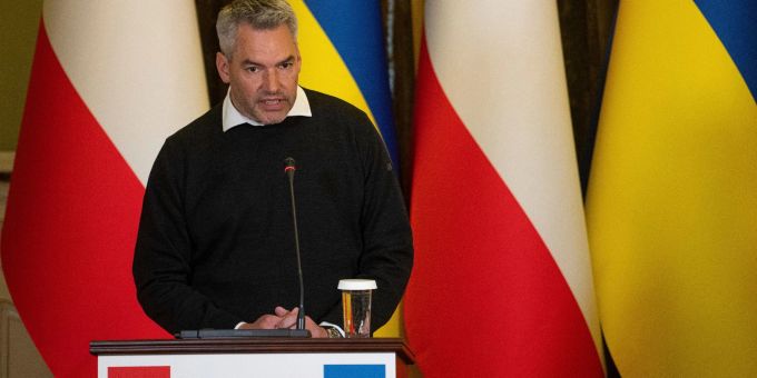 Österreichs Kanzler Karl Nehammer in Kiew. Nun reist er nach Moskau zu Wladimir Putin. Karl Nehammer Ukraine Krieg