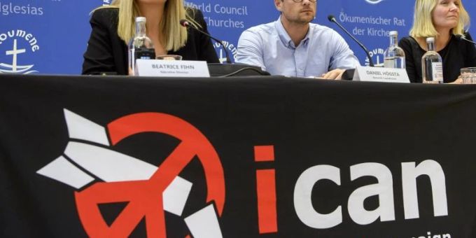 Beatrice Fihn, Daniel Högsta und Grethe Ostern von der Internationalen Kampagne zur Abschaffung von Atomwaffen (ICAN). Foto: Martial Trezzini/KEYSTONE/dpa Beatrice Fihn, Daniel Högsta und Grethe Ostern von der Internationalen Kampagne zur Abschaffung von Atomwaffen (ICAN). Foto: Martial Trezzini/KEYSTONE/dpa