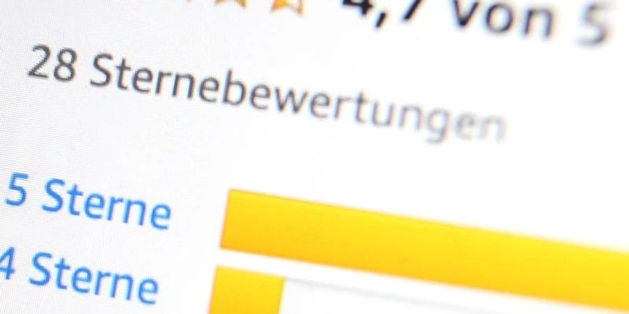 Durchgehend positive Bewertungen scheinen viele Menschen abzuschrecken. (Symbolbild)