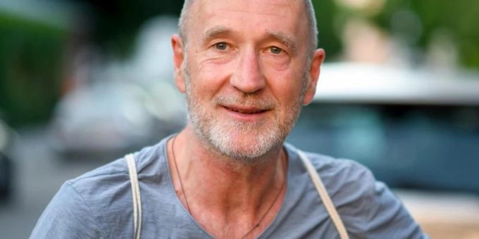 Schauspieler Peter Lohmeyer ist der Vater von Louis Klamroth. Foto: Tobias Hase/dpa louis klamroth