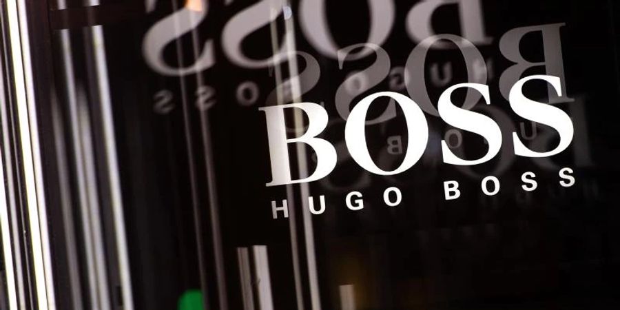 Der Modekonzern Hugo Boss hat dank eines starken vierten Quartals seine Jahresziele übertroffen. Foto: Sebastian Gollnow/dpa