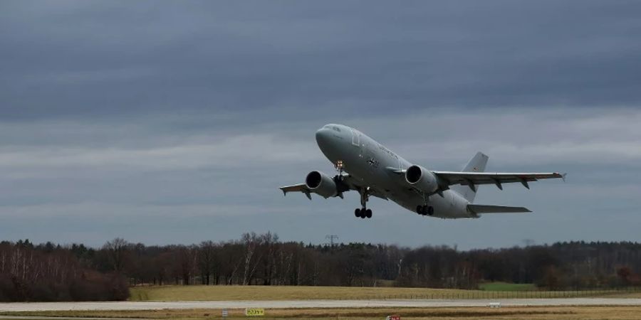 Abhebender Flieger